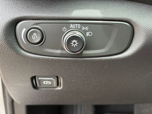 Used 2025 Chevrolet Blazer RS FWD image 23