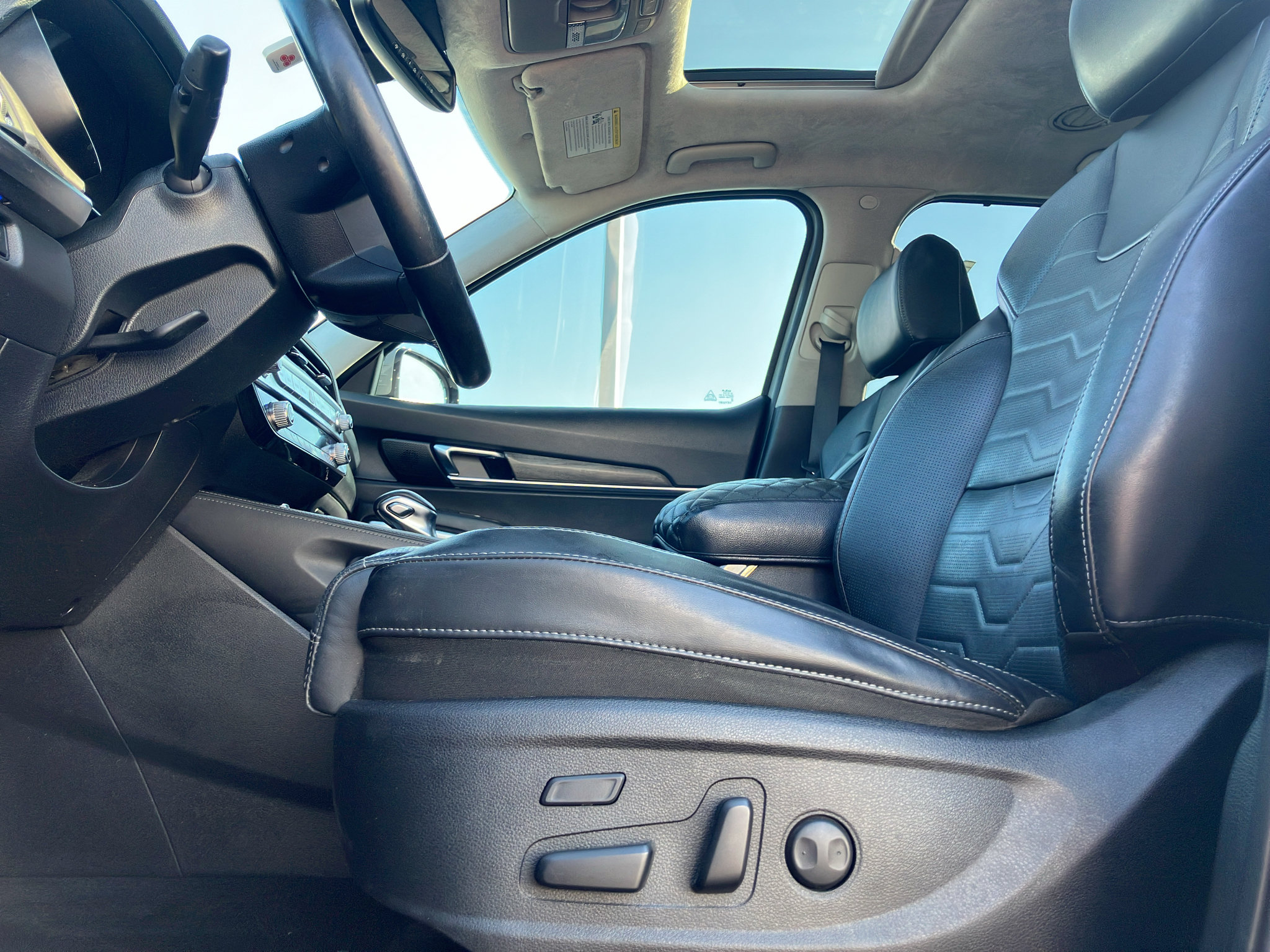 Used 2022 Kia Telluride SX w/ SX Prestige Package AWD/4WD image 17