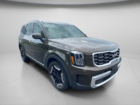 Used 2024 Kia Telluride S AWD/4WD image 5