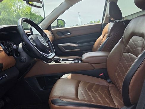 Used 2022 Nissan Pathfinder Platinum w/ Cargo Package image 22