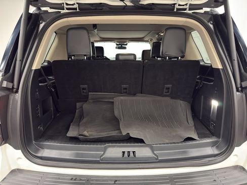 Used 2022 Ford Expedition XLT image 33