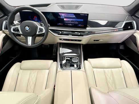 Used 2026 BMW X7 xDrive40i w/ M Sport Package AWD/4WD image 13