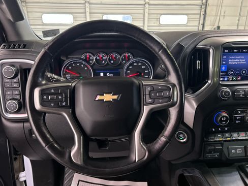 Used 2021 Chevrolet Silverado 1500 LTZ w/ LTZ Convenience Package II AWD/4WD image 8