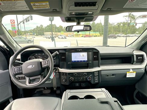 New 2025 Ford F550 4x4 Crew Cab Super Duty image 3