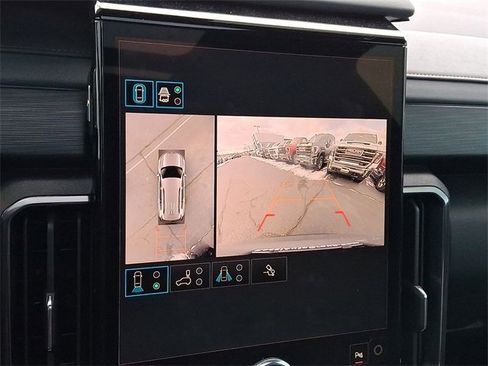 Used 2024 GMC Acadia AT4 w/ Luxury Package image 15