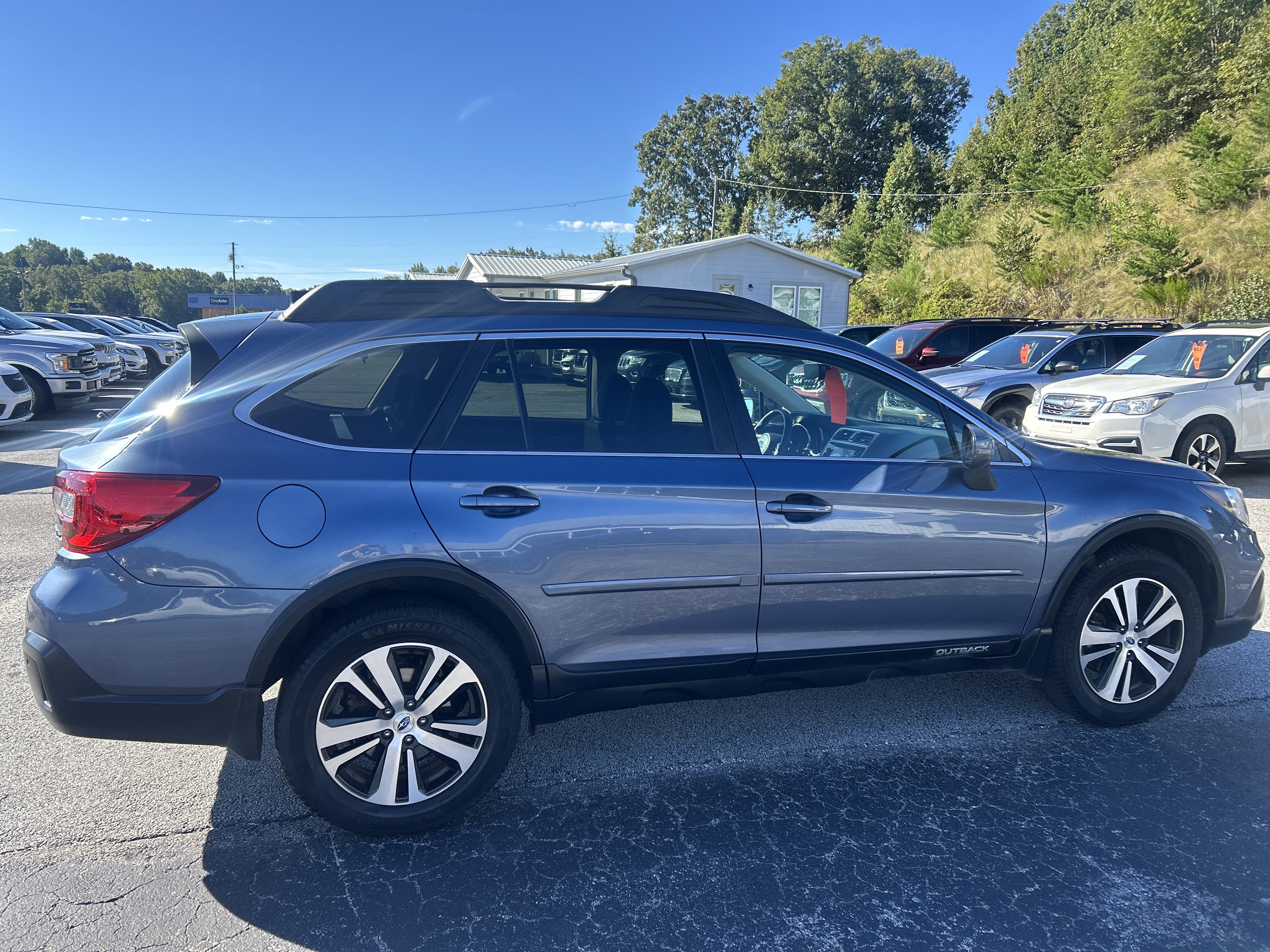 Used 2018 Subaru Outback 2.5i Limited AWD/4WD image 7