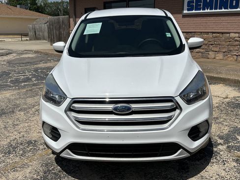 Used 2019 Ford Escape SE FWD image 4