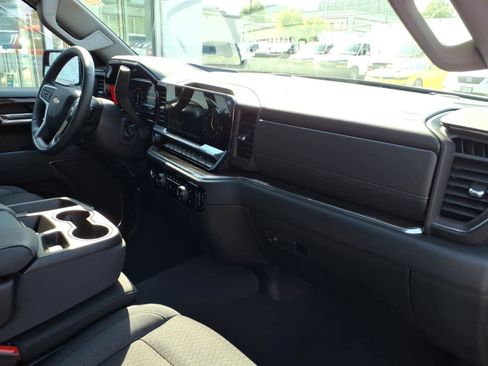Used 2024 Chevrolet Silverado 1500 LT AWD/4WD image 21