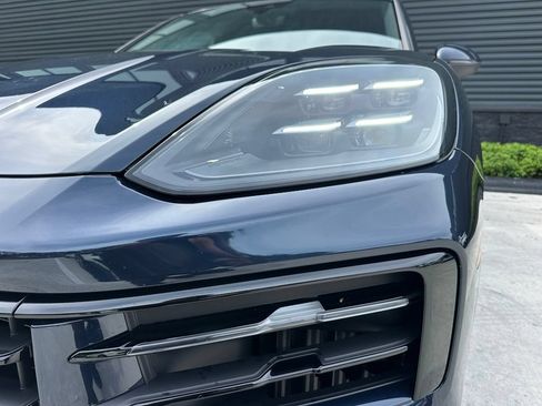 Certified 2026 Porsche Cayenne S AWD/4WD image 9