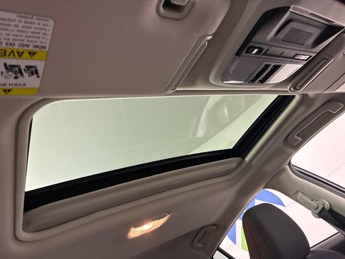 Certified 2025 Subaru Crosstrek 2.0i Premium image 31