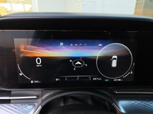Used 2024 Kia Carnival SX Prestige FWD image 8