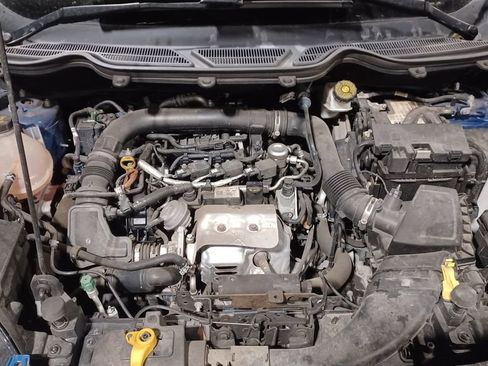 Used 2018 Ford EcoSport SE image 9