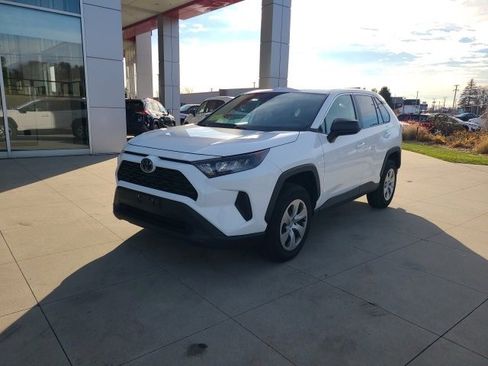 Used 2022 Toyota RAV4 LE image 3