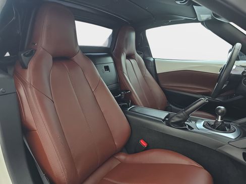 Used 2019 MAZDA MX-5 Miata RF Grand Touring image 23