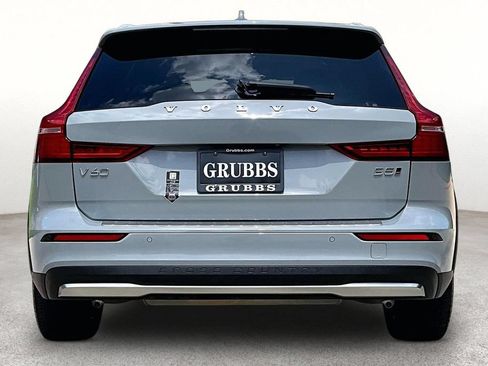 Used 2024 Volvo V60 B5 Cross Country Plus AWD/4WD image 5