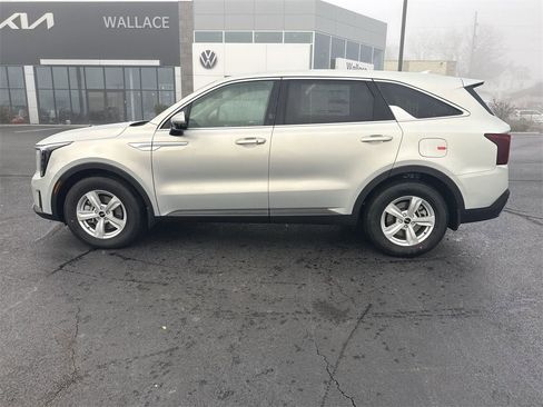 New 2026 Kia Sorento LX image 3