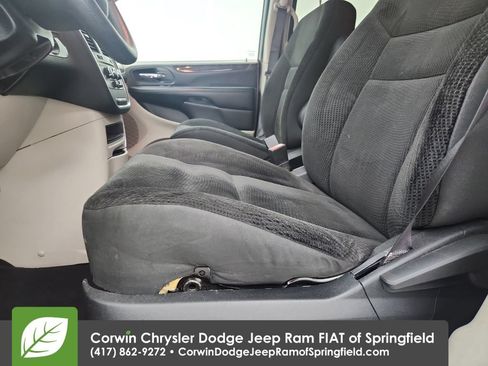 Used 2019 Dodge Grand Caravan SE FWD image 20