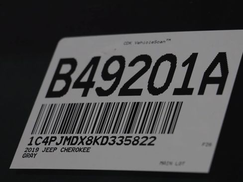 Used 2019 Jeep Cherokee Limited AWD/4WD image 24