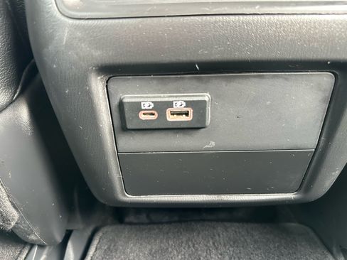 Used 2019 Nissan Pathfinder SV image 24