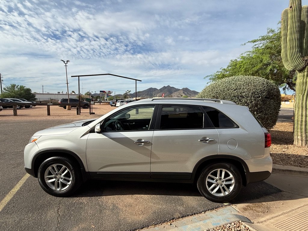 Used 2014 Kia Sorento LX FWD image 4