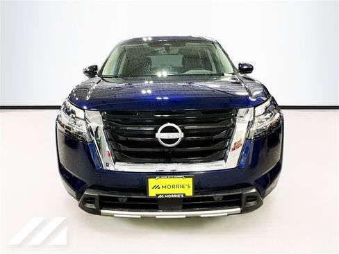 Used 2024 Nissan Pathfinder SL image 2