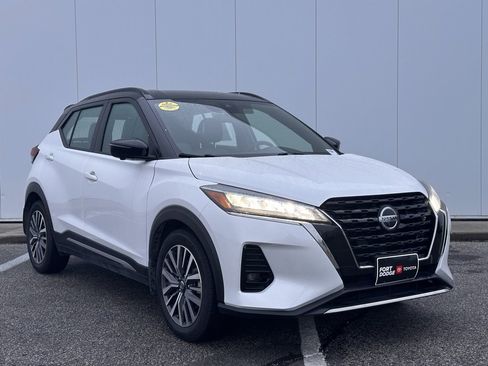 Used 2021 Nissan Kicks SR w/ SR Premium Package image 6