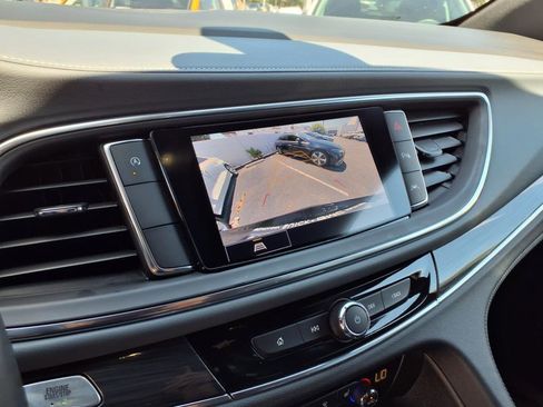 Used 2024 Buick Enclave Essence image 20