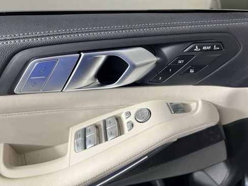 Used 2021 BMW X7 xDrive40i w/ M Sport Package image 25
