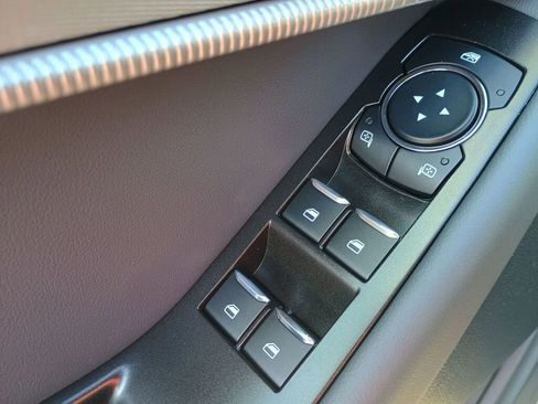 New 2026 Ford Explorer Active w/ Active Comfort Package image 7