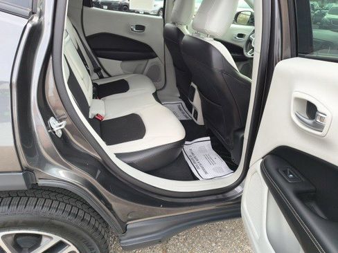 Used 2017 Jeep Compass Latitude w/ Cold Weather Group image 16