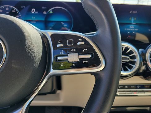 Used 2023 Mercedes-Benz GLB 250 4MATIC image 28