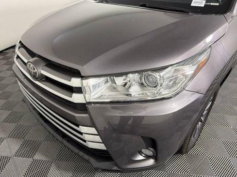 Used 2019 Toyota Highlander XLE FWD image 10