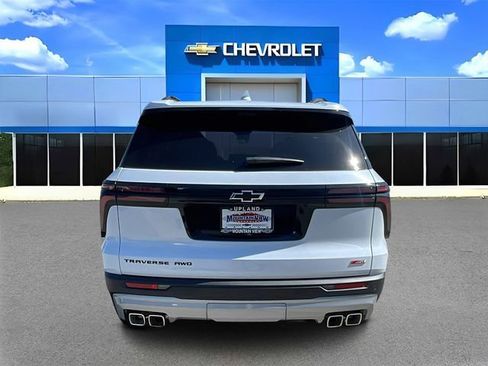 New 2026 Chevrolet Traverse Z71 w/ Enhanced Driving Package image 4