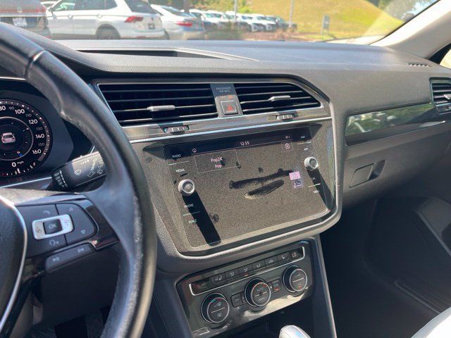Used 2018 Volkswagen Tiguan SEL Premium FWD image 25