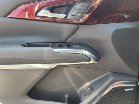 Used 2024 Chevrolet Traverse RS w/ LPO, Floor Liner Package image 33