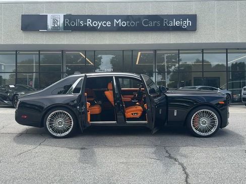 Used 2024 Rolls-Royce Phantom Sedan w/ The Phantom Package image 3