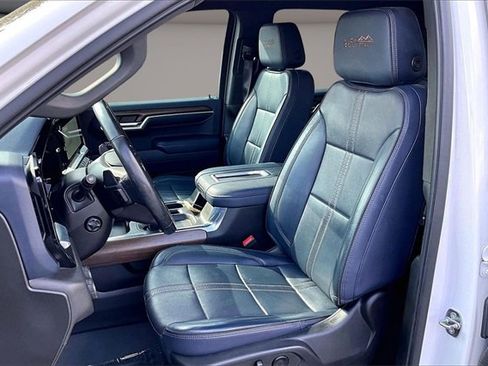 Used 2022 Chevrolet Silverado 1500 High Country w/ Z71 Off-Road Package image 22