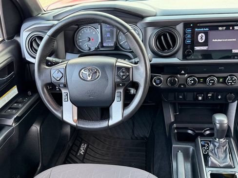 Used 2019 Toyota Tacoma TRD Off-Road AWD/4WD image 16