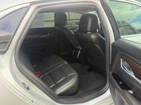 Used 2019 Cadillac XTS Luxury image 13