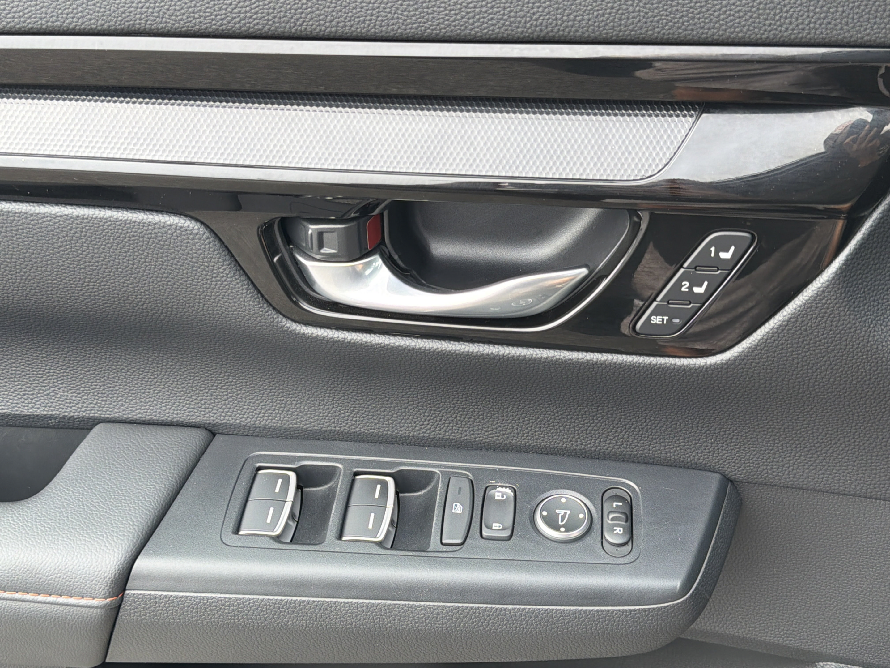 Used 2025 Honda CR-V Sport Touring image 31