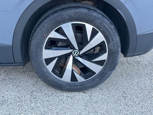 Certified 2023 Volkswagen ID.4 Pro image 9