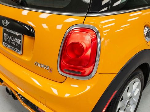 Used 2017 MINI Cooper S image 33