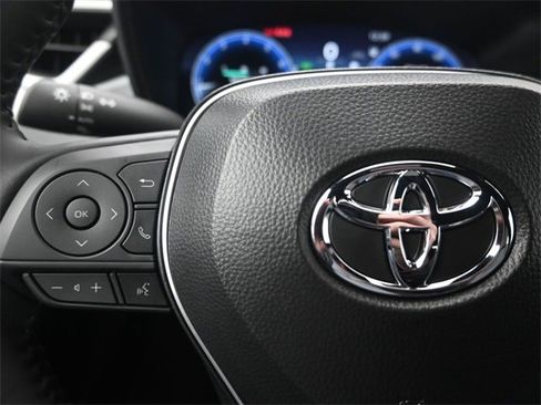 Used 2026 Toyota Corolla SE w/ SE Package image 27
