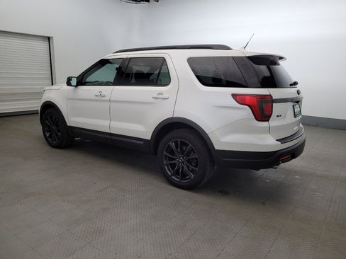 Used 2018 Ford Explorer XLT w/ Equipment Group 202A AWD/4WD image 3