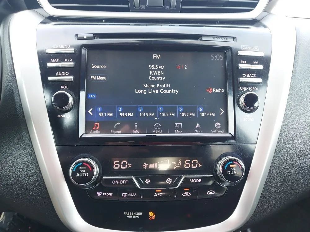 Used 2015 Nissan Murano Platinum w/ Platinum Technology Package AWD/4WD image 14
