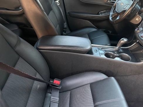Used 2017 Chevrolet Impala LT image 10