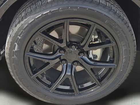 Used 2023 Dodge Durango GT RWD image 17