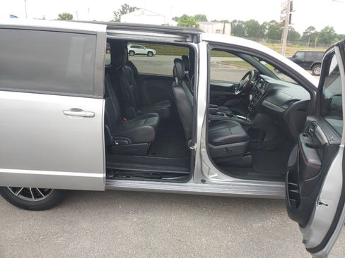 Used 2019 Dodge Grand Caravan GT FWD image 28
