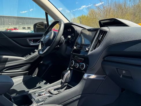 Used 2023 Subaru Forester Touring AWD/4WD image 11