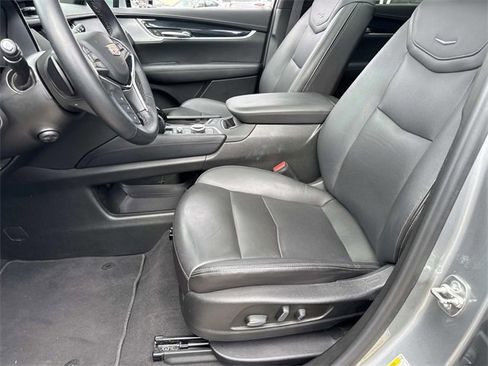 Used 2025 Cadillac XT5 Premium Luxury image 16